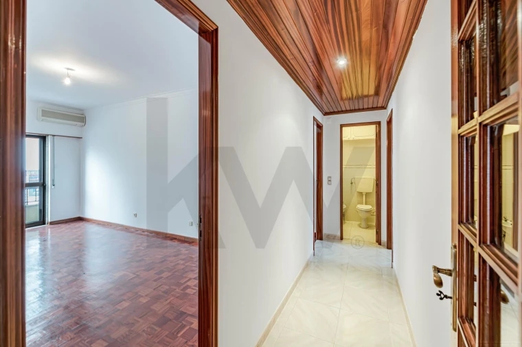 Apartamento T3 para Venda em Casal de Cambra Foto 13