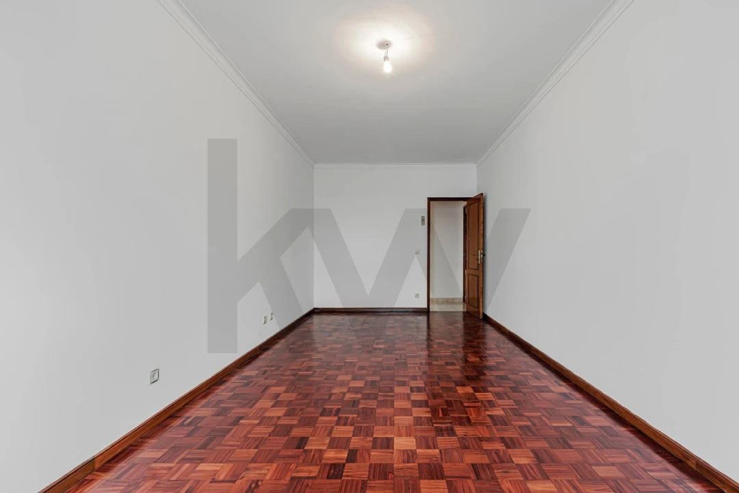 Apartamento T3 para Venda em Casal de Cambra Foto 8