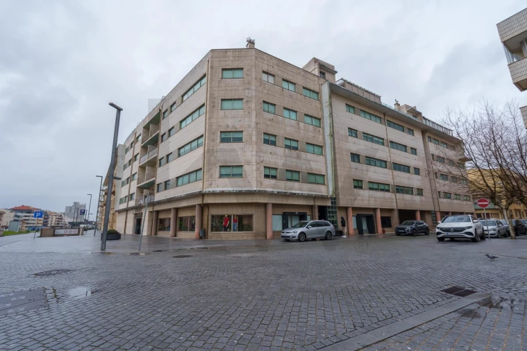 Apartamento T3 para Venda em Espinho Foto 1