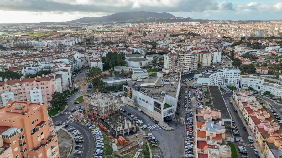 Apartamento T2 para Venda em Rio de Mouro Foto 16