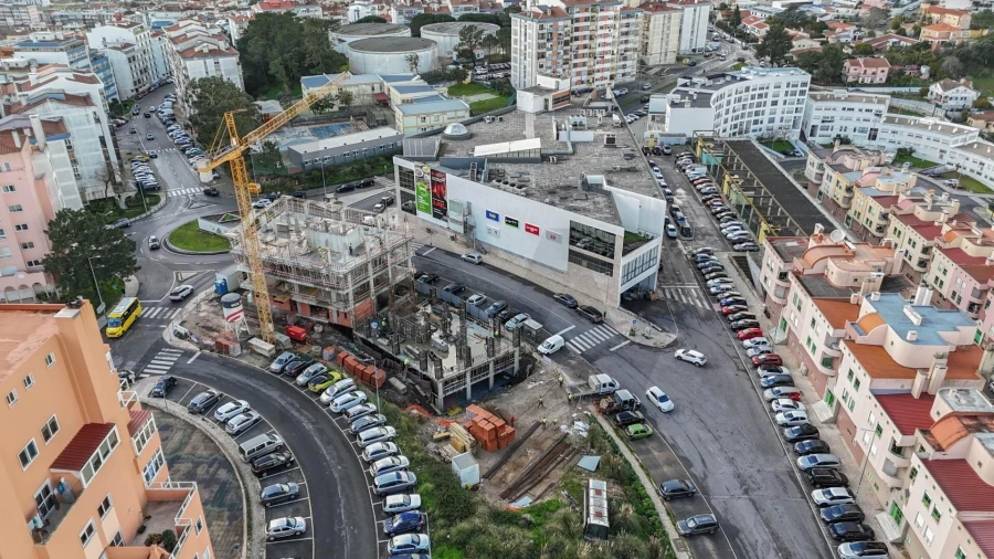 Apartamento T2 para Venda em Rio de Mouro Foto 17
