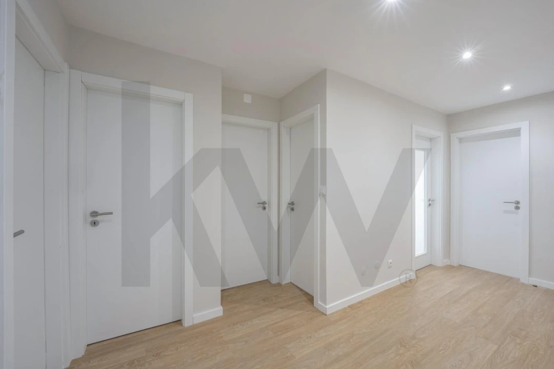 Apartamento T3 para Venda em Seixal, Arrentela e Aldeia de Paio Pires Foto 17