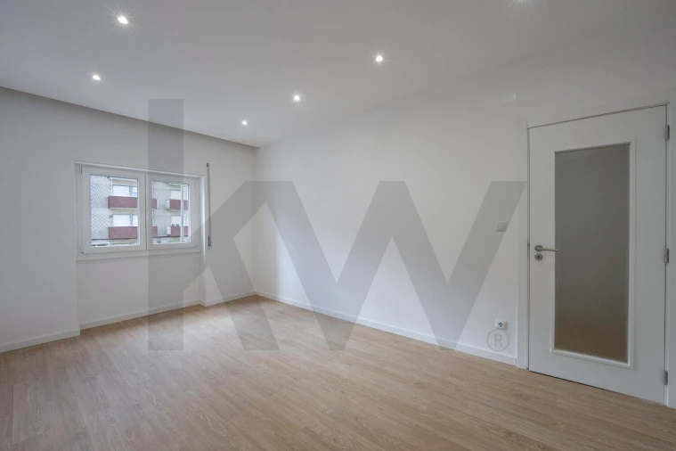 Apartamento T3 para Venda em Seixal, Arrentela e Aldeia de Paio Pires Foto 6