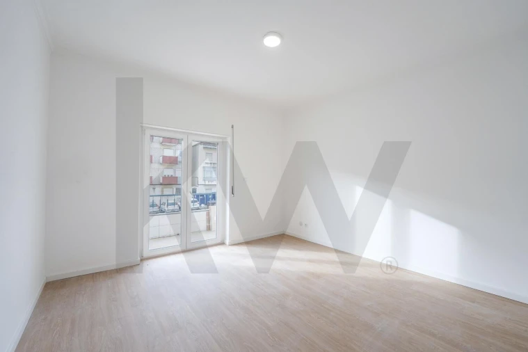 Apartamento T3 para Venda em Seixal, Arrentela e Aldeia de Paio Pires Foto 9