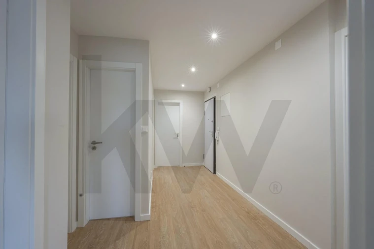 Apartamento T3 para Venda em Seixal, Arrentela e Aldeia de Paio Pires Foto 18