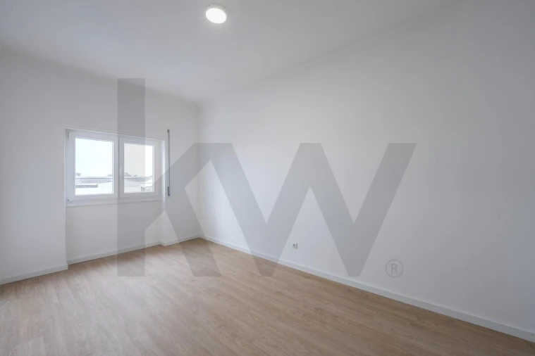 Apartamento T3 para Venda em Seixal, Arrentela e Aldeia de Paio Pires Foto 10