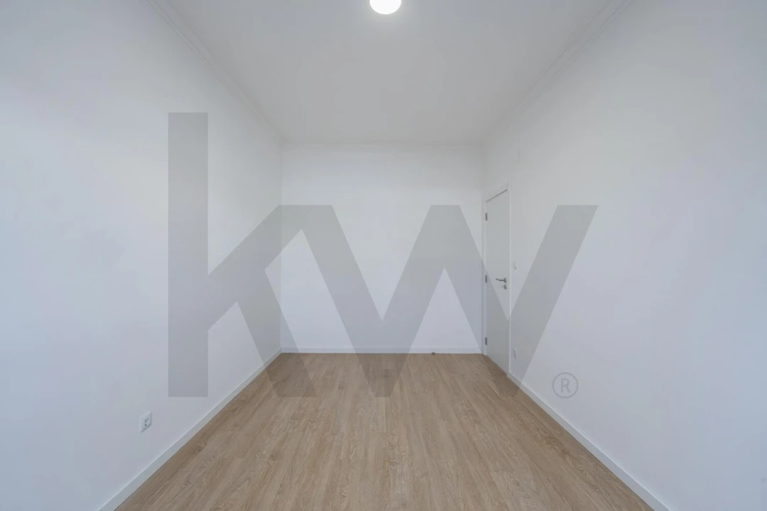 Apartamento T3 para Venda em Seixal, Arrentela e Aldeia de Paio Pires Foto 12