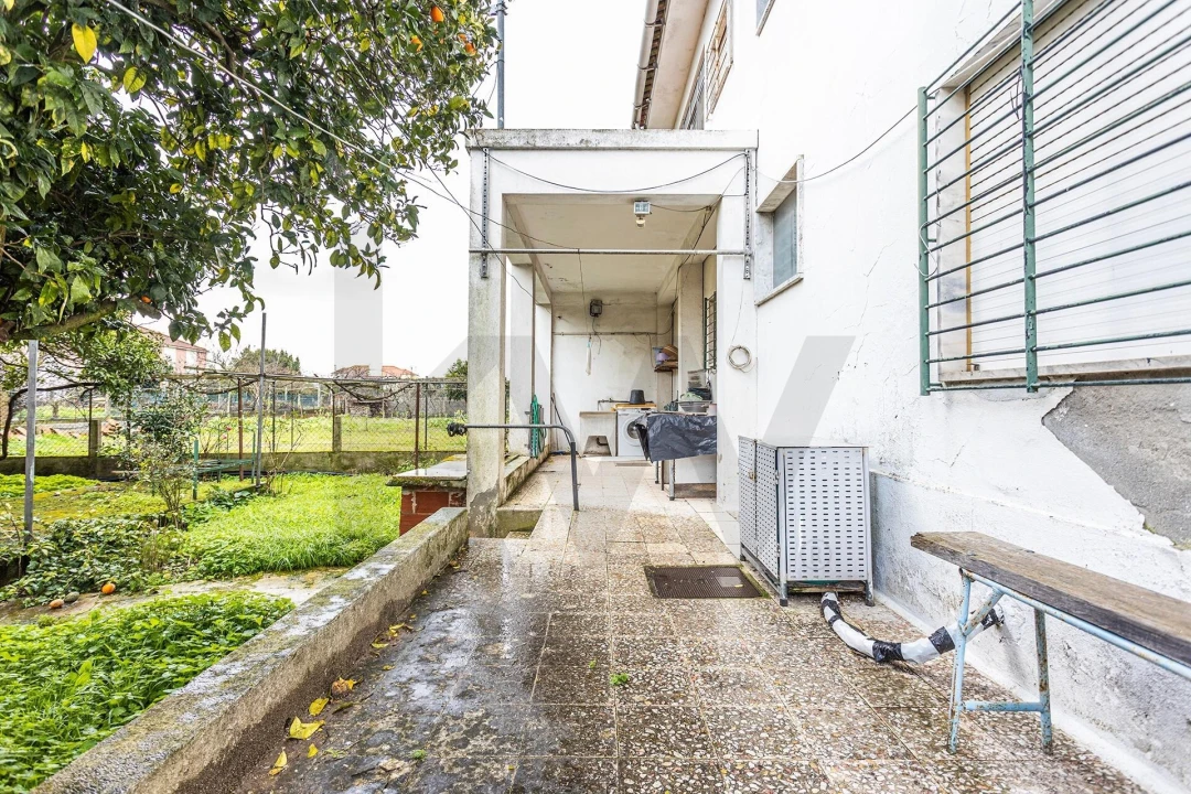 Moradia T5 para Venda em Moita Foto 6