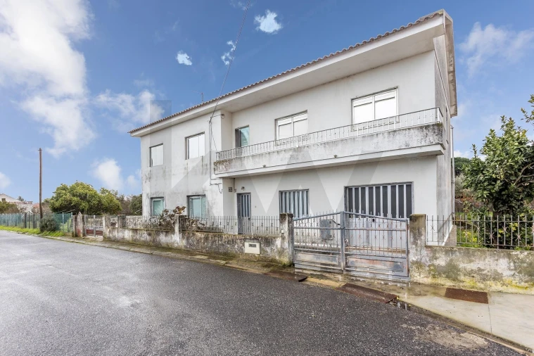 Moradia T5 para Venda em Moita Foto 1