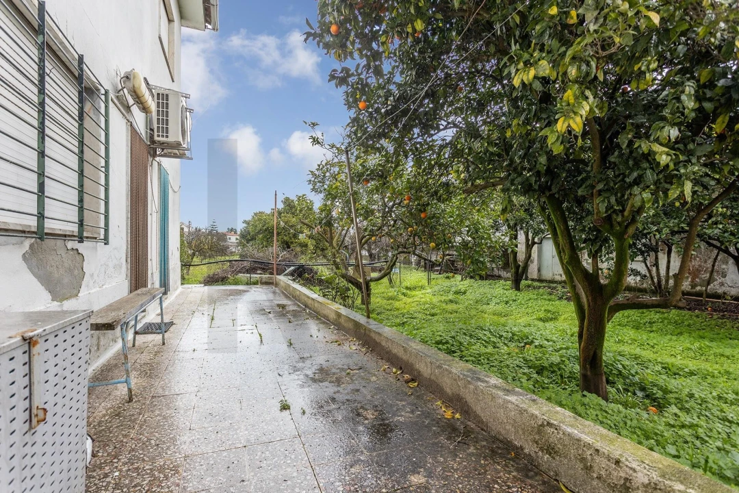 Moradia T5 para Venda em Moita Foto 5