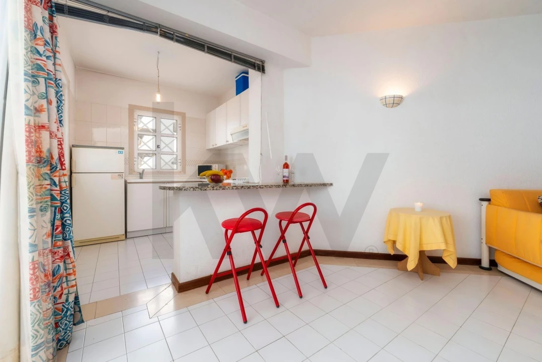 Apartamento T1 para Venda em Quarteira Foto 5