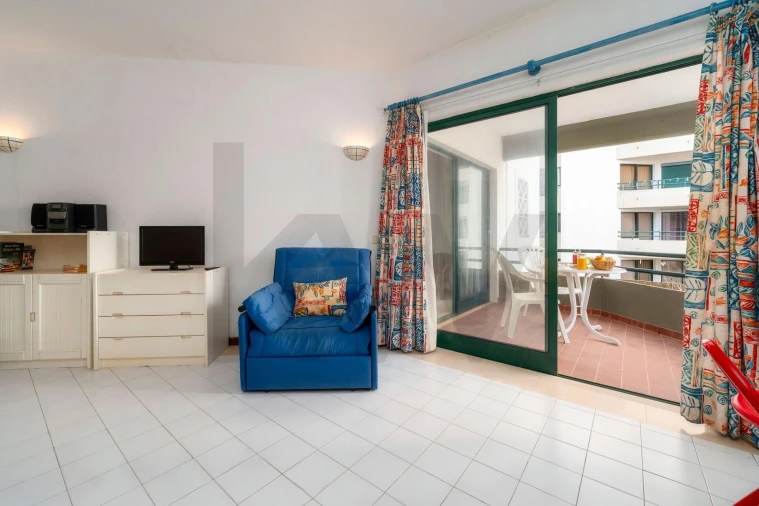Apartamento T1 para Venda em Quarteira Foto 7