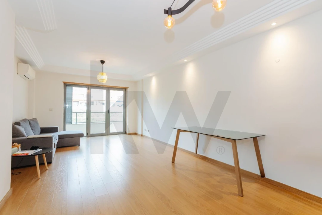 Apartamento T3 para Venda em São Domingos de Benfica Foto 1