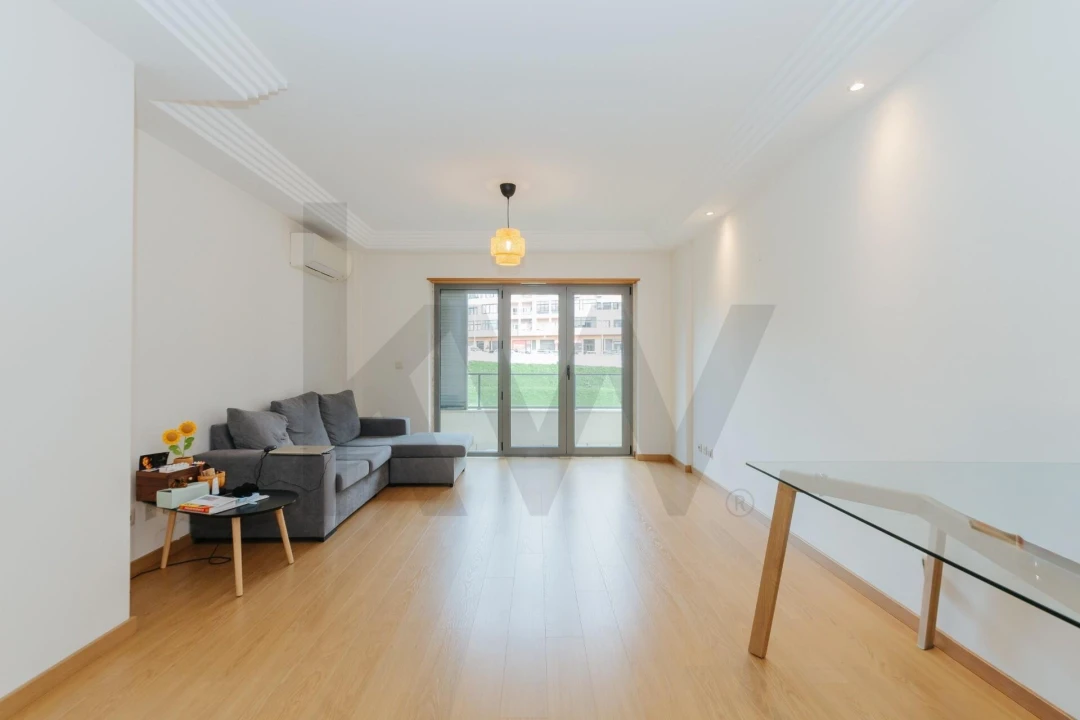 Apartamento T3 para Venda em São Domingos de Benfica Foto 2