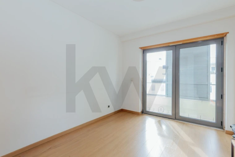 Apartamento T3 para Venda em São Domingos de Benfica Foto 12