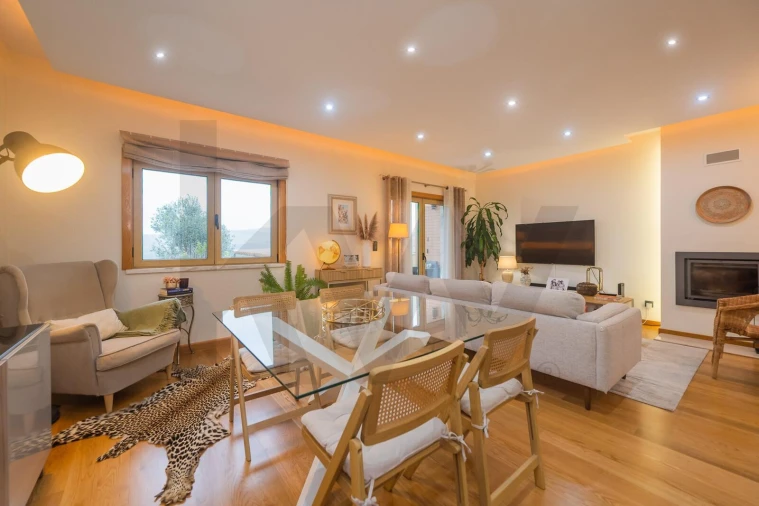 Moradia T4 para Venda em Agualva e Mira-Sintra Foto 34