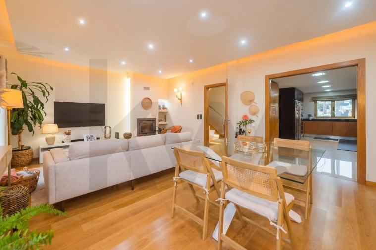 Moradia T4 para Venda em Agualva e Mira-Sintra Foto 33