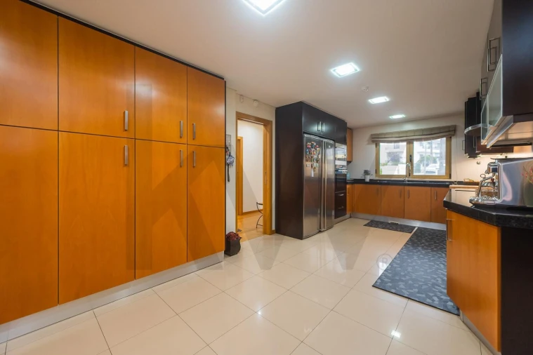 Moradia T4 para Venda em Agualva e Mira-Sintra Foto 40