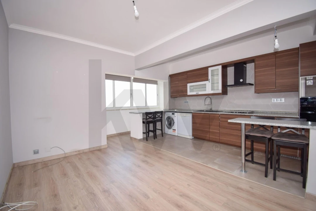 Apartamento T2 para Arrendamento em Almada, Cova da Piedade, Pragal e Cacilhas Foto 1
