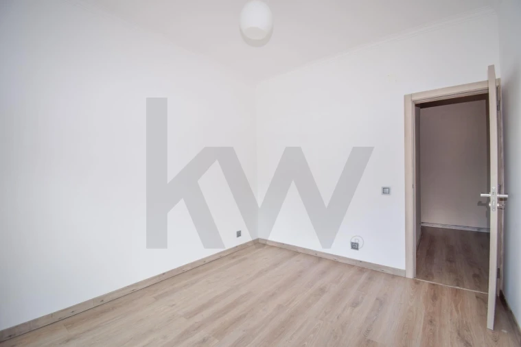 Apartamento T2 para Arrendamento em Almada, Cova da Piedade, Pragal e Cacilhas Foto 16