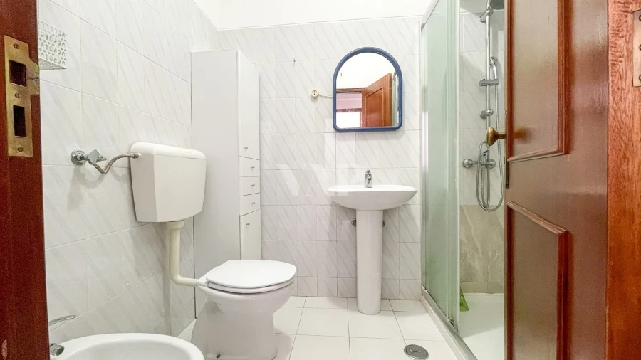 Apartamento T1 para Venda em Quarteira Foto 15