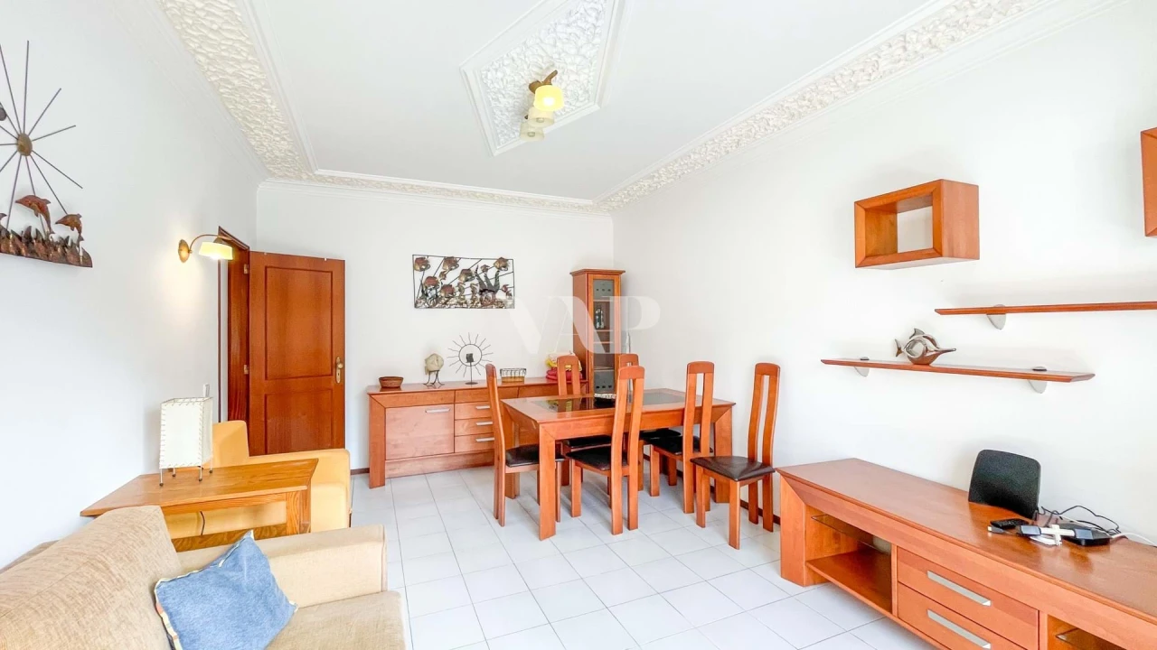 Apartamento T1 para Venda em Quarteira Foto 7