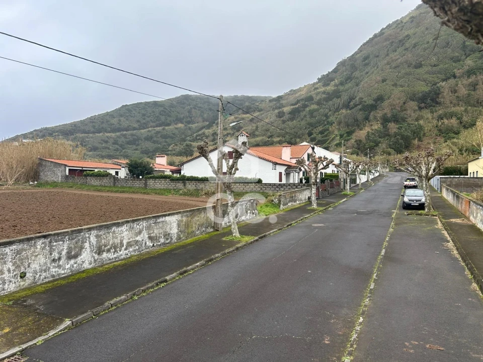 Terreno para Venda em Mosteiros Foto 4