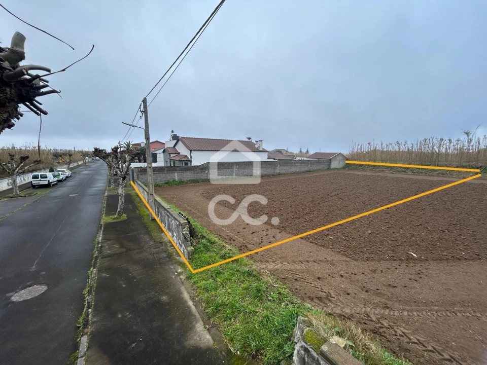 Terreno para Venda em Mosteiros Foto 2