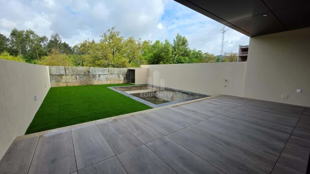 Moradia T3 para Venda em Fânzeres e São Pedro da Cova Foto 29