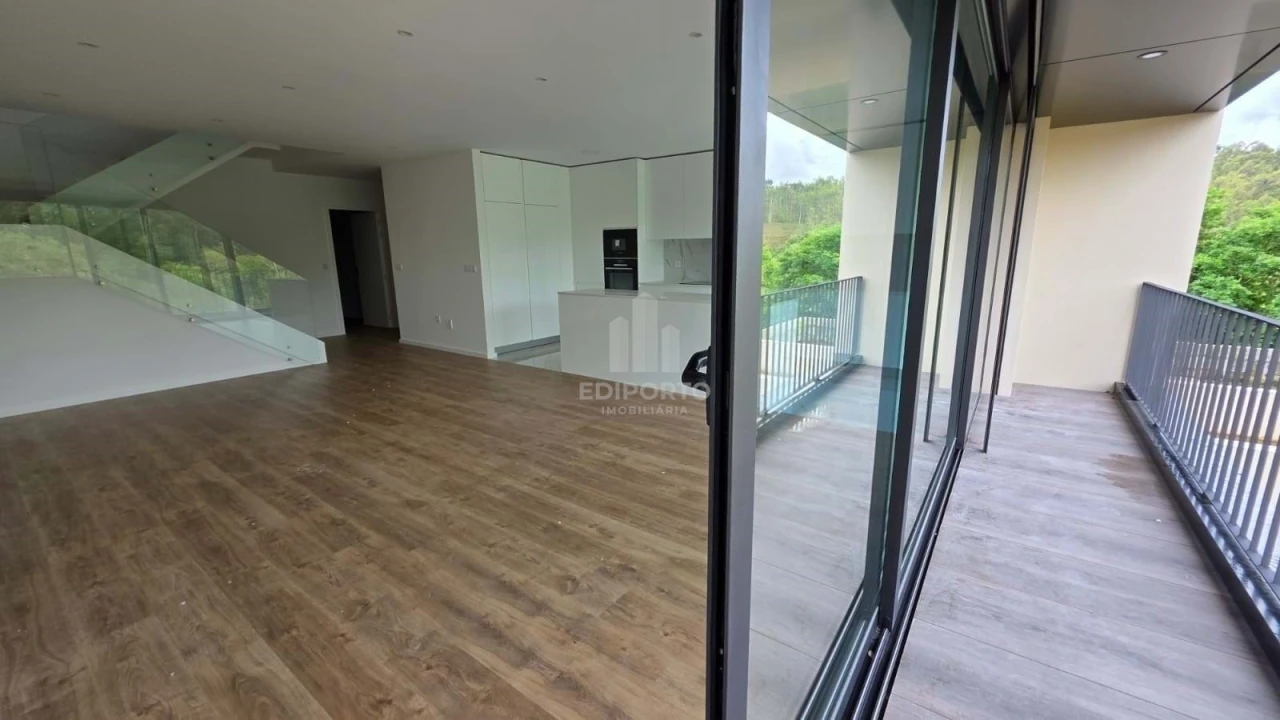 Moradia T3 para Venda em Fânzeres e São Pedro da Cova Foto 39