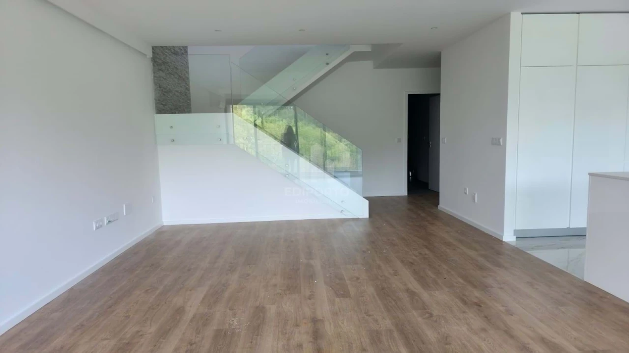 Moradia T3 para Venda em Fânzeres e São Pedro da Cova Foto 46