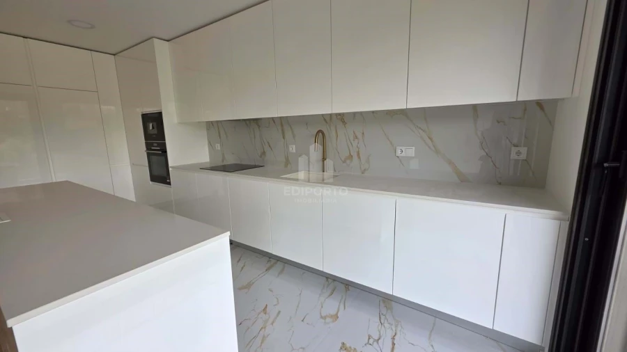 Moradia T3 para Venda em Fânzeres e São Pedro da Cova Foto 43