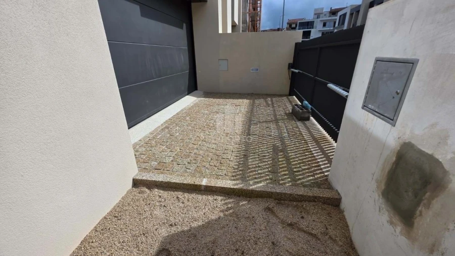 Moradia T3 para Venda em Fânzeres e São Pedro da Cova Foto 51