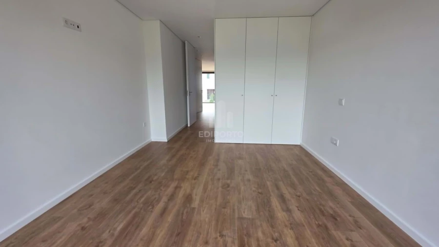 Moradia T3 para Venda em Fânzeres e São Pedro da Cova Foto 10