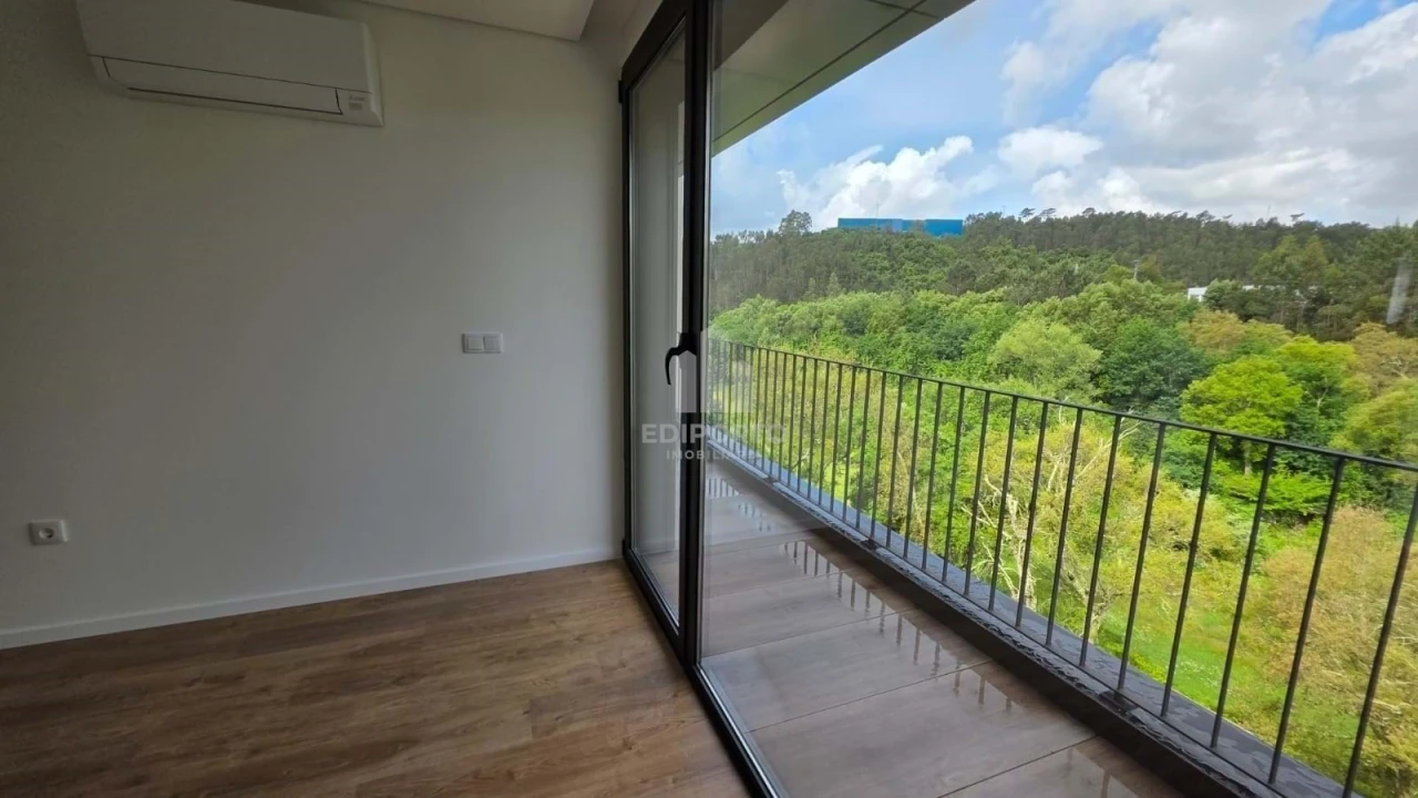 Moradia T3 para Venda em Fânzeres e São Pedro da Cova Foto 2