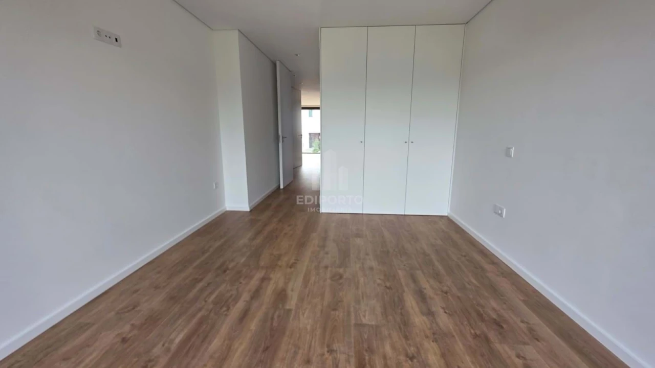 Moradia T3 para Venda em Fânzeres e São Pedro da Cova Foto 10