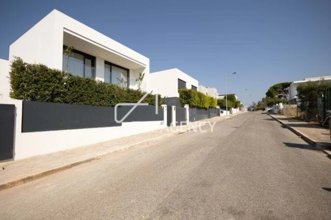 Moradia T4 para Arrendamento em Alcabideche Foto 46