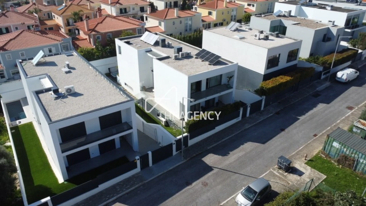 Moradia T4 para Arrendamento em Alcabideche Foto 2