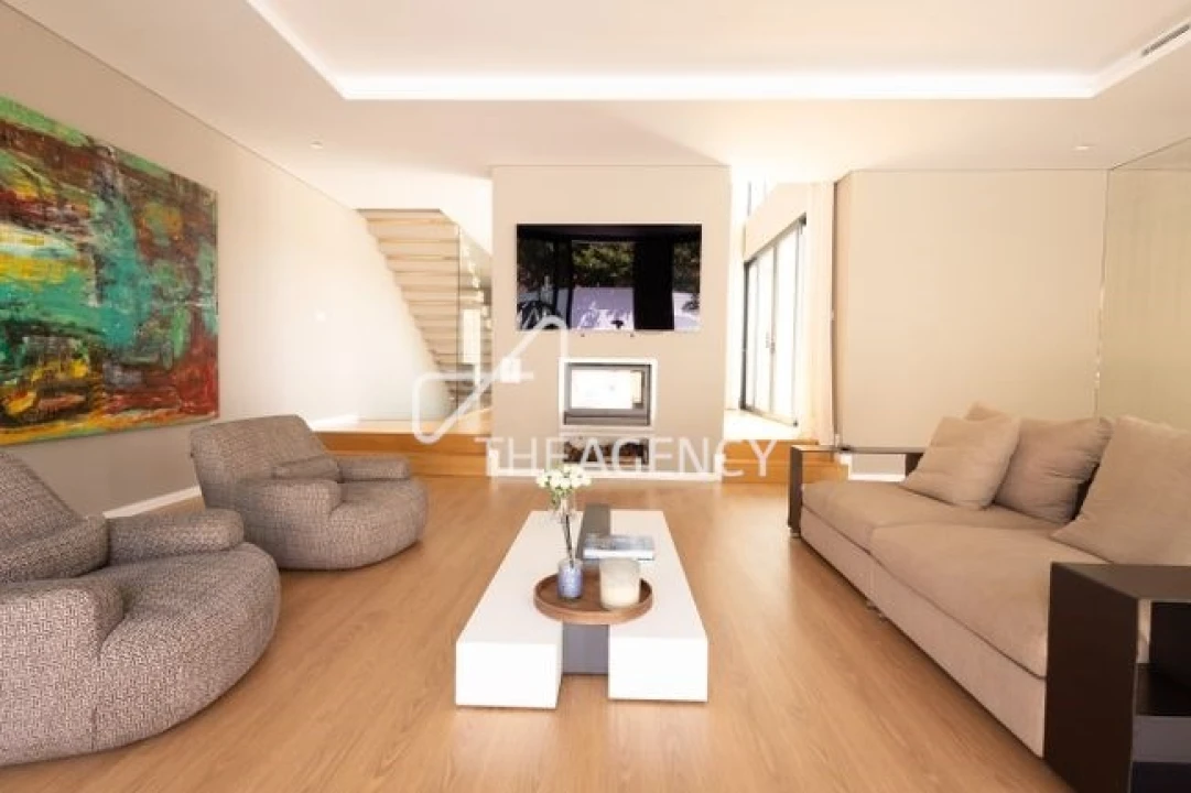 Moradia T4 para Arrendamento em Alcabideche Foto 12