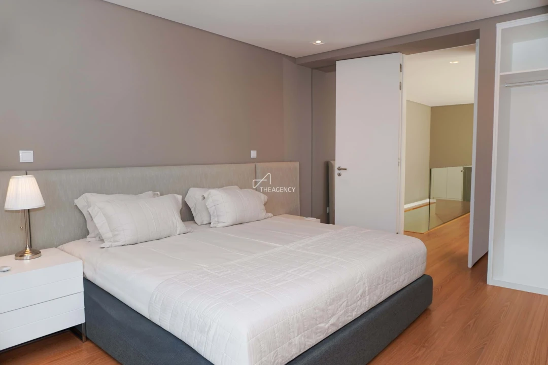 Moradia T4 para Arrendamento em Alcabideche Foto 8