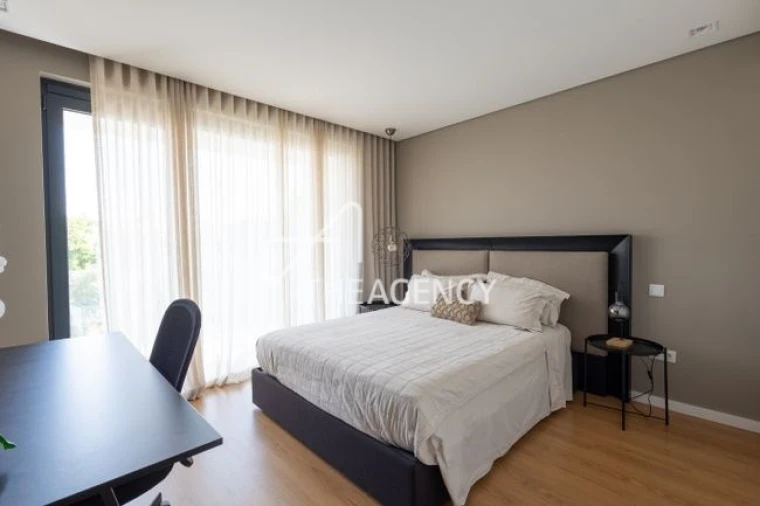 Moradia T4 para Arrendamento em Alcabideche Foto 21