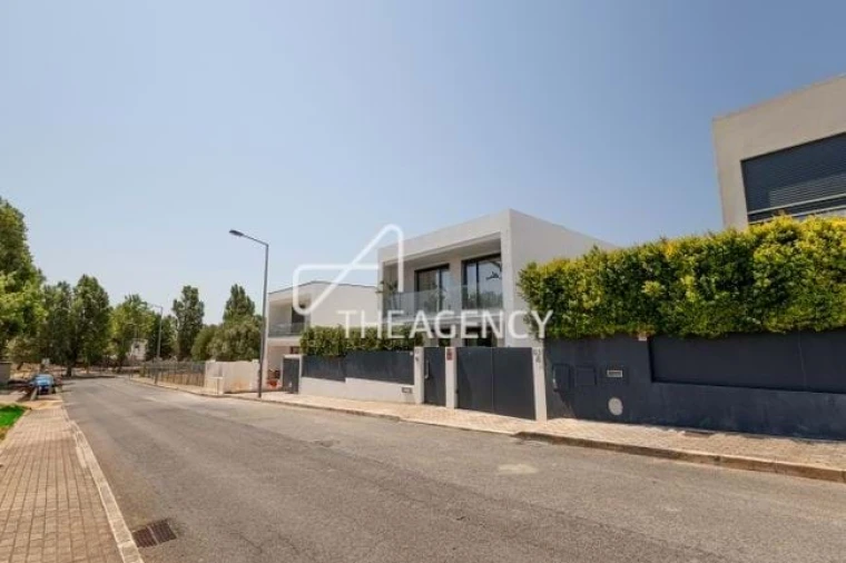 Moradia T4 para Arrendamento em Alcabideche Foto 47