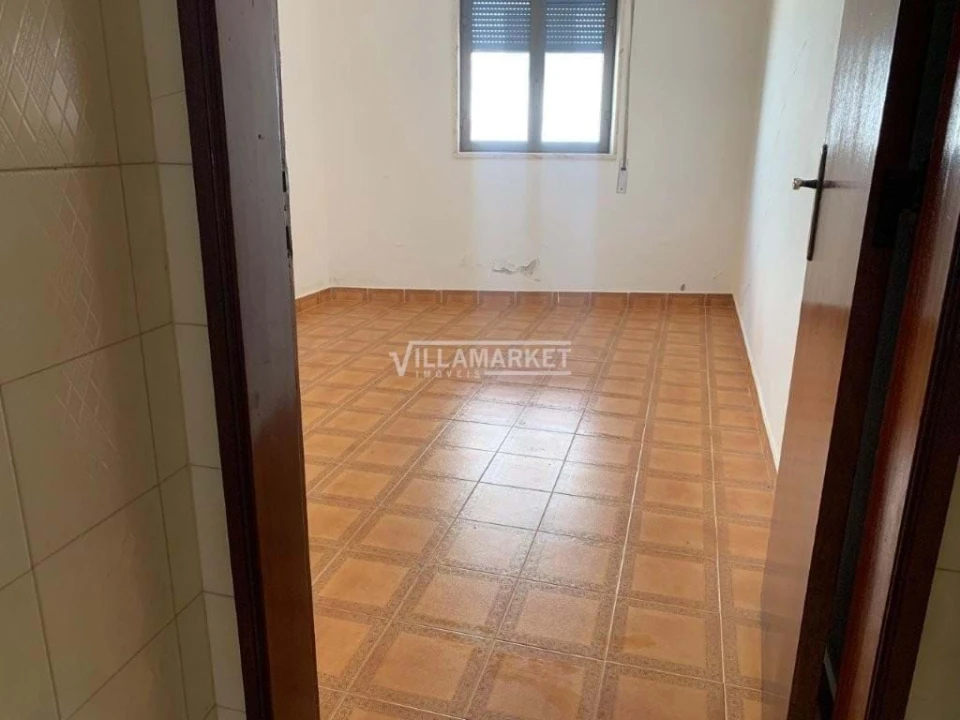 Moradia T1 para Venda em Bencatel Foto 5