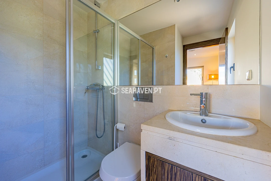 Moradia T5 para Venda em Guia Foto 10