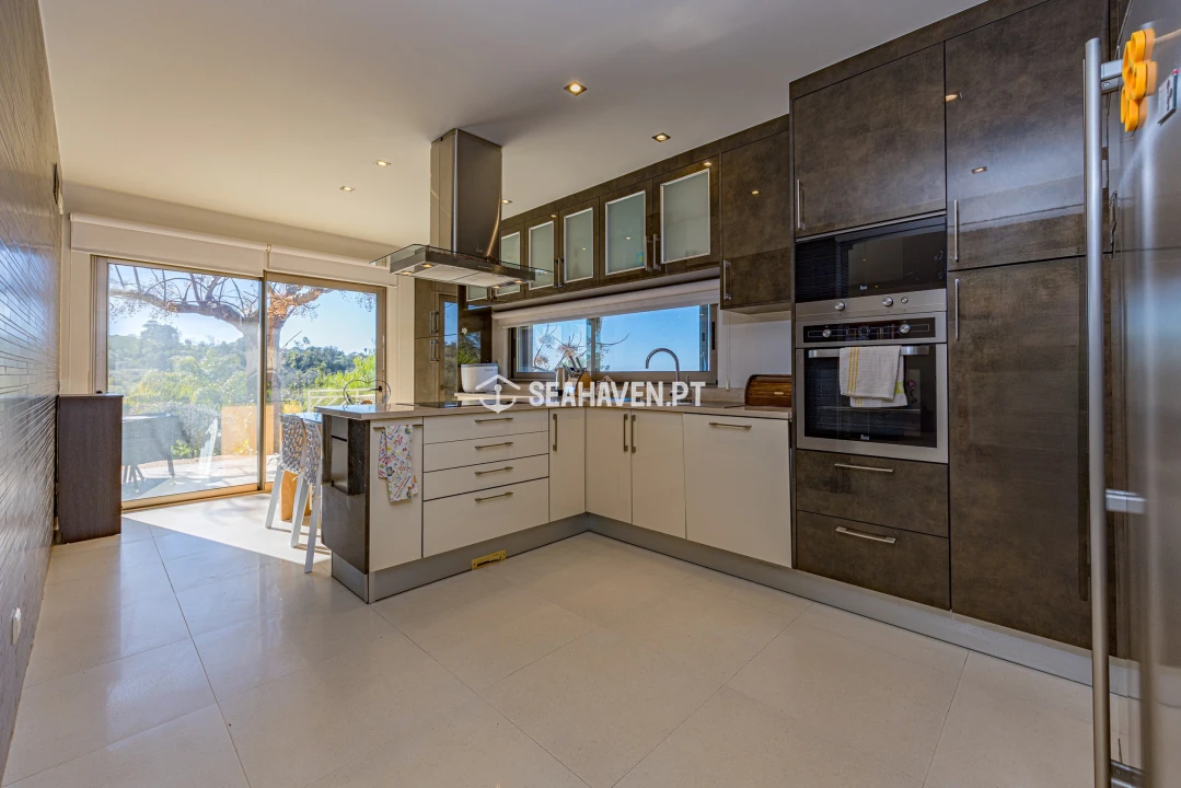 Moradia T5 para Venda em Guia Foto 6