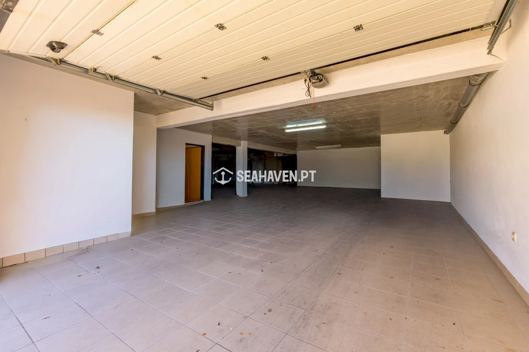 Moradia T5 para Venda em Guia Foto 36