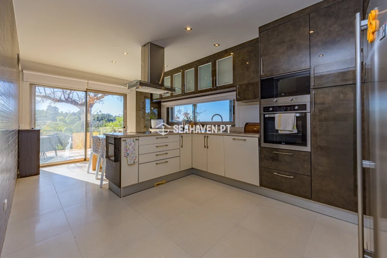 Moradia T5 para Venda em Guia Foto 6