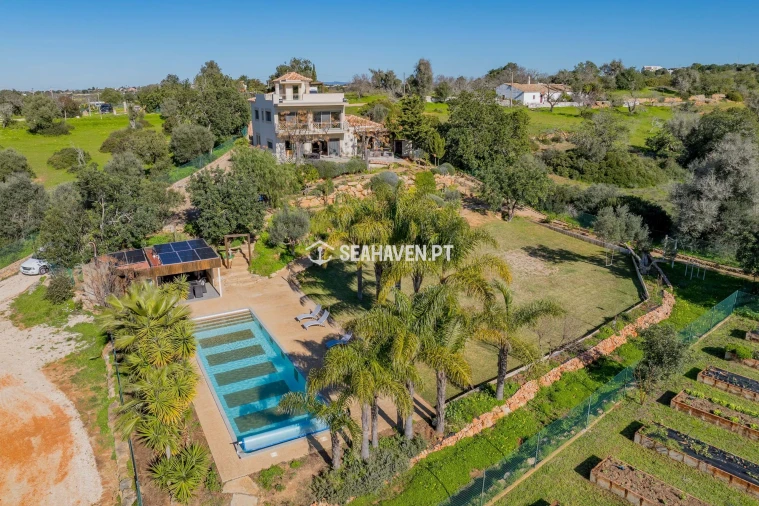 Moradia T5 para Venda em Guia Foto 42