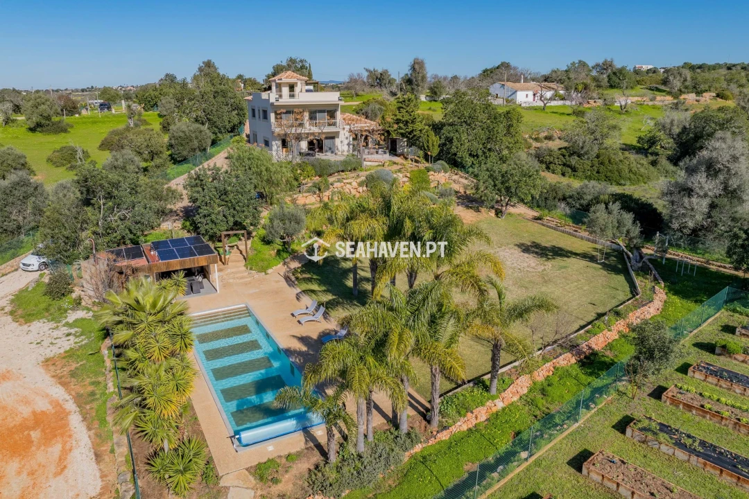 Moradia T5 para Venda em Guia Foto 42