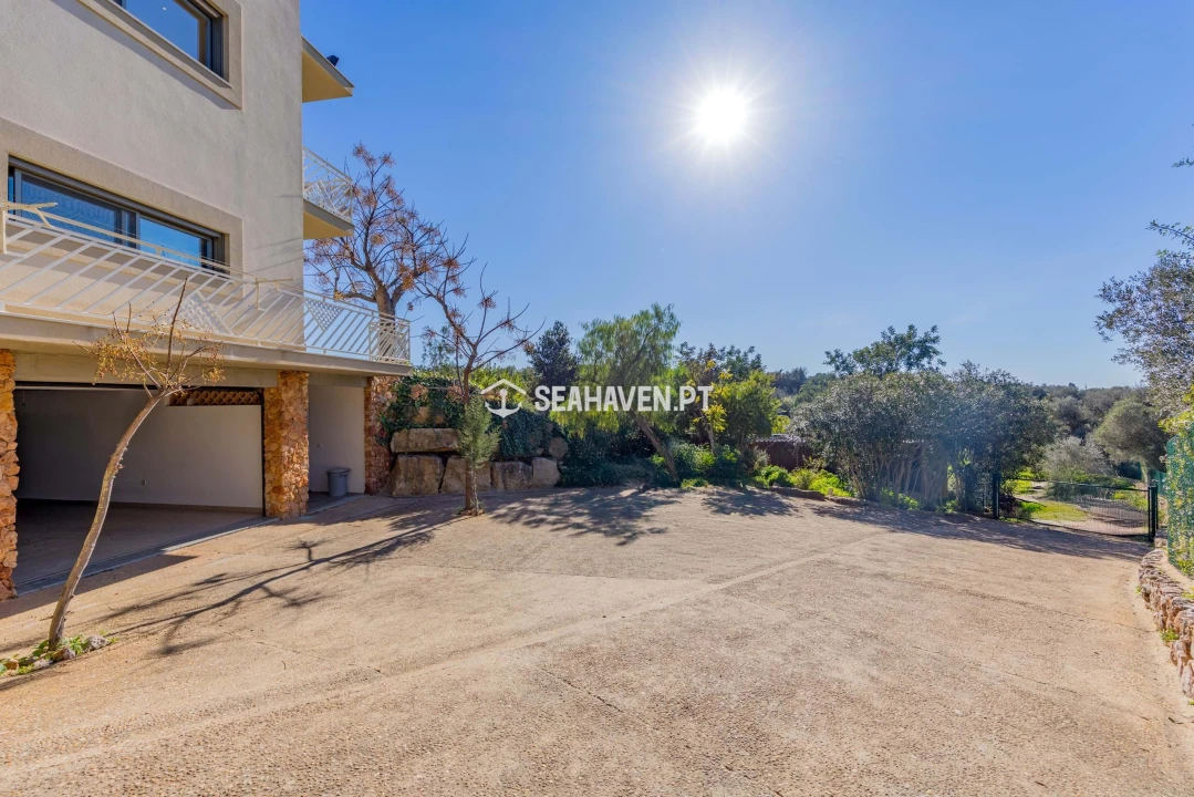 Moradia T5 para Venda em Guia Foto 37